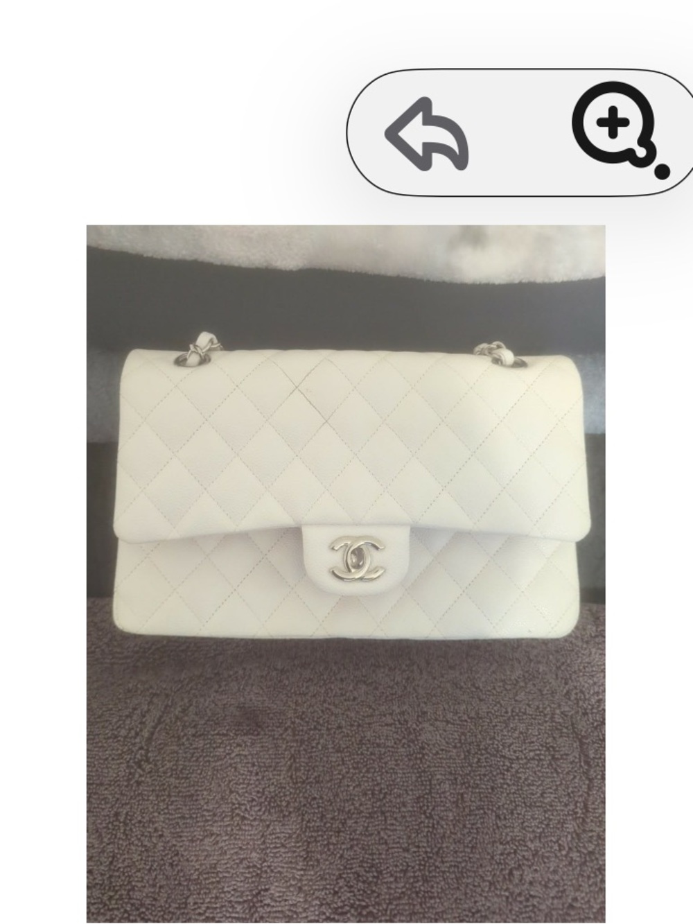 CHANEL White Quilted Shoulder Bag with Silver Hardware